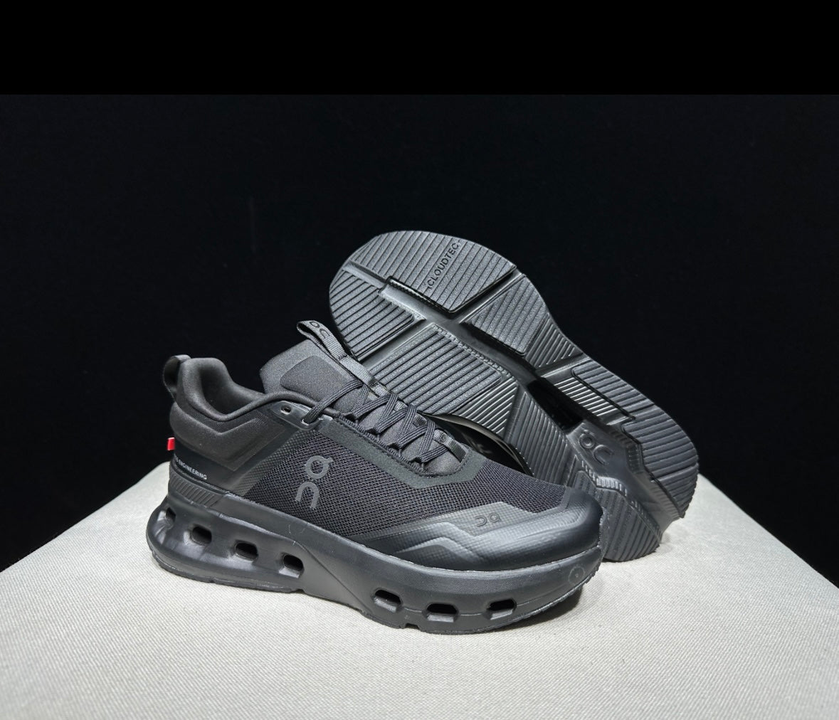 Cloud nova black