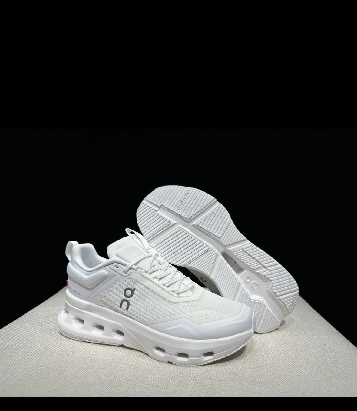 Cloudnova white ￼