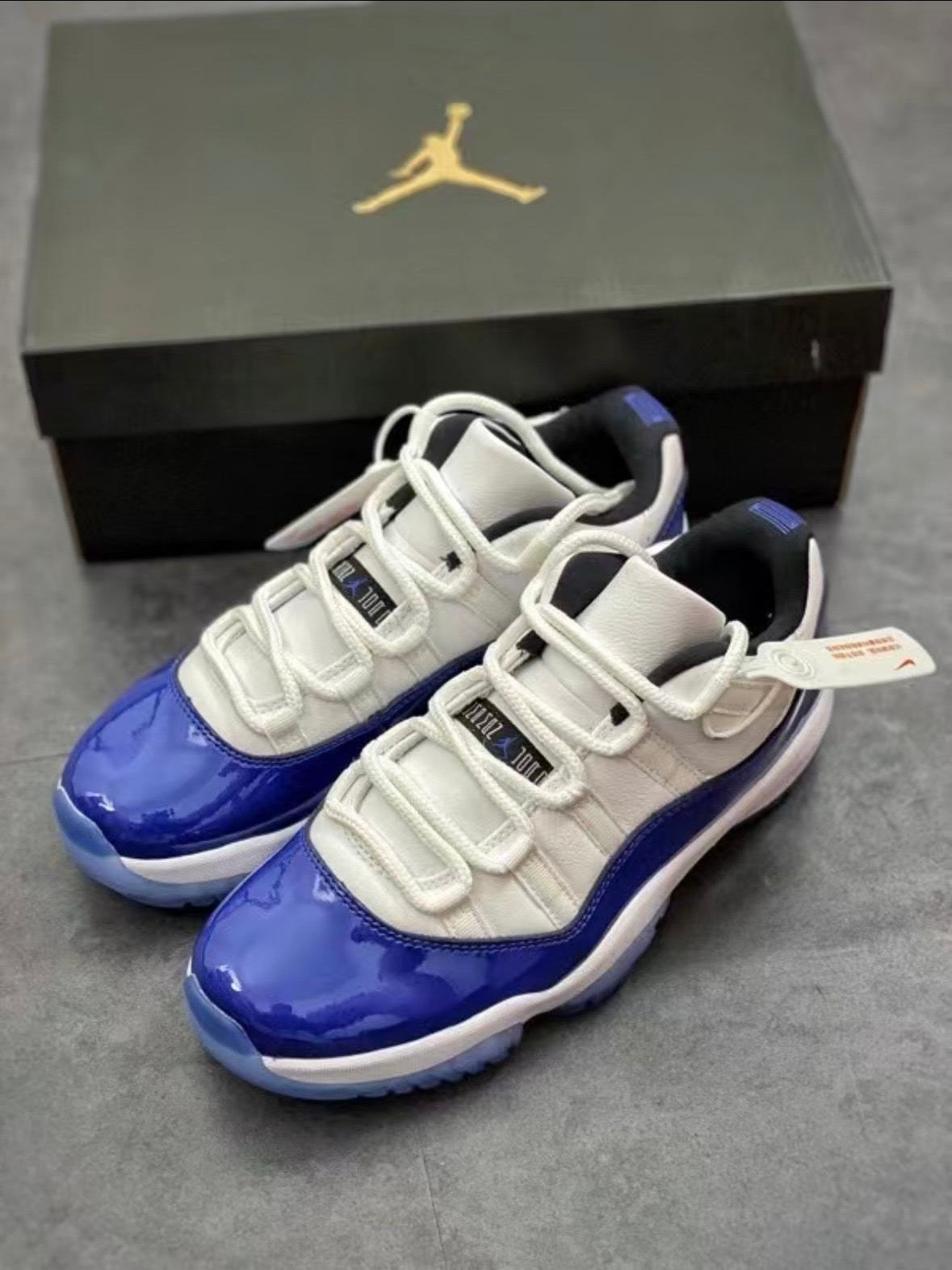 Air Jordan 11 Low "Concord Sketch"