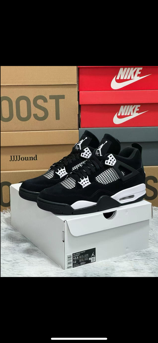 Jordan 4 white thunders ￼