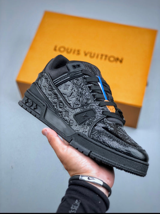 LV Black-Cat
